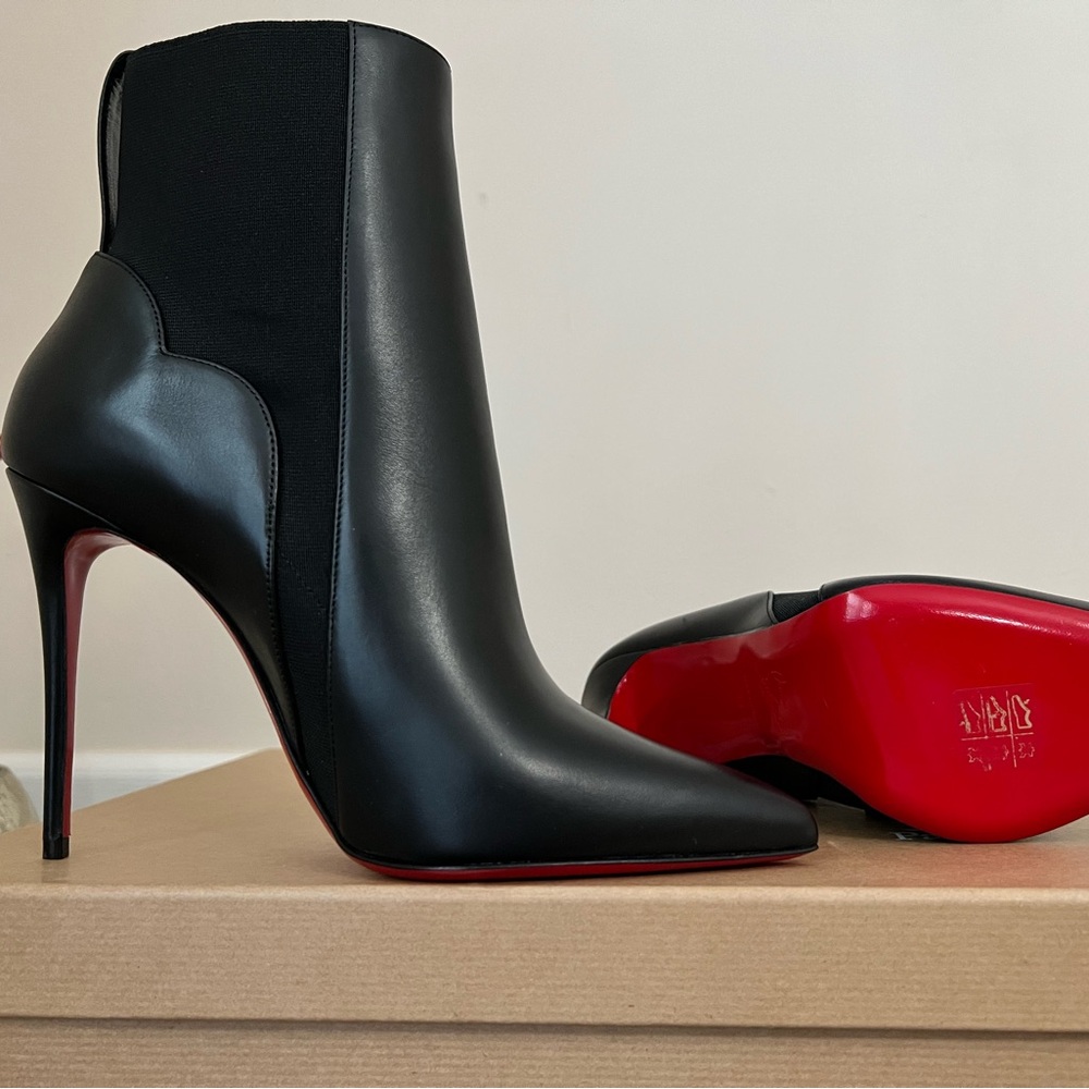 BRAND NEW Christian Louboutin Chelsea Chick Stiletto Booties EU 39/US 8.5